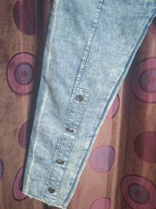 Rs 30 Off On 🚚Jogger Fit Light Blue Jeans
