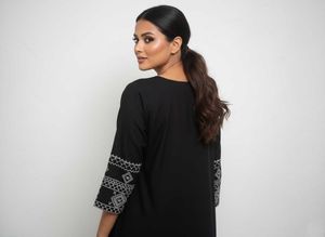 Elegant Black Embroidered Kurta