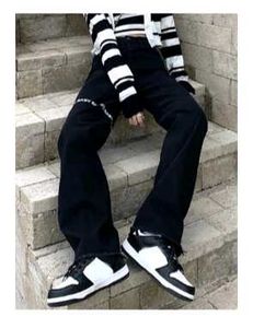 Simplicity Straight Fit Jeans