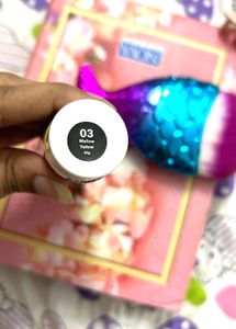 2 ITEMS BOX 📦 STAY QUIRKY Primer &amp; MAKEUP BRUSH