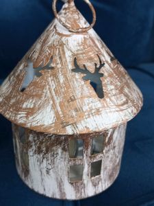 Hanging House Holder
