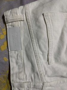 White High-Waist Relaxed Fit Jeans Size 32