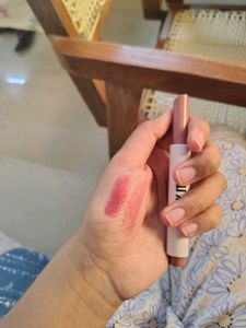 Lipstick - nude pink