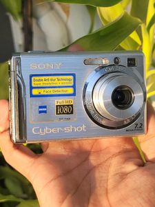 SONY Cybershot DSC-W80 Digital Camera