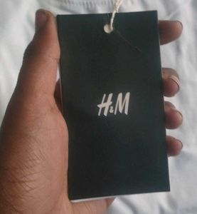 H&amp;M White T-Shirt