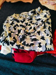 Clothing Bundle 6 Set Of Top ....