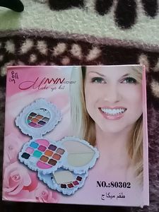 Eyeshadow Pallete And Facepowder Kit