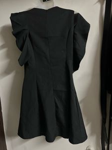 Chic Black Ruffle Sleeve Dress