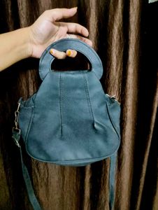 Stylish Handbag with Shoulder Strap