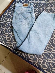 Light Wash Denim Jeans