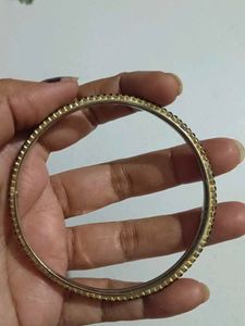 Handmade Woolen Bangle,4 Kanch Ke Aur 1pair Metal
