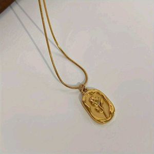 Gold Floral Pendant Necklace