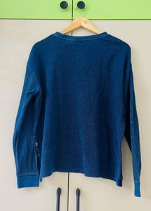 Levi&#39;s Long Sleeve Sweatshirt