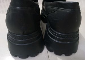 CHUNKY LOAFERS