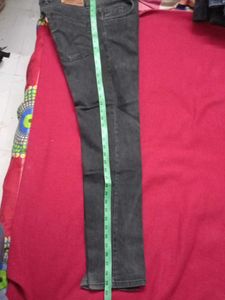 Levi&#39;s black used jeans stretchable Meterial