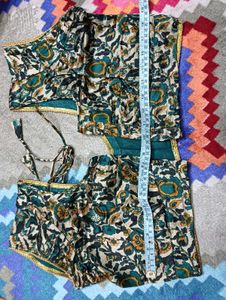 Red &amp; Floral Print Dupatta