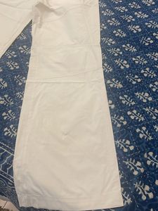 Ladies Stylish trousers With zip Pockets, Size S