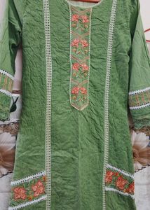 Pakistani Green Embroidered Kurta Set