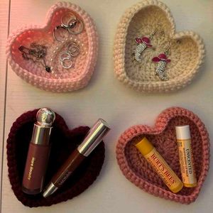 Crochet small jewellery storage