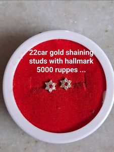 22c Gold Shaining Studs With Hall Mark