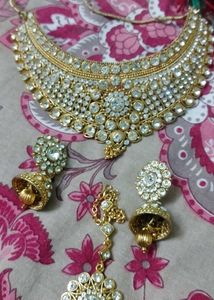 Elegant Gold &amp; Crystal Necklace