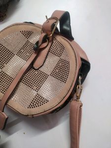 Round Same With Diomand Purse