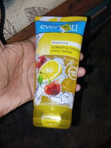 Brightening Face Wash