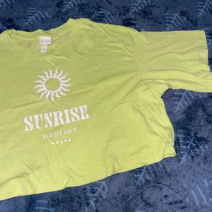 🇹🇷 [Made In Turkey] H&amp;M Boxy Fitted Crop Top