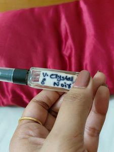 Crystal Noir- Versace-8ml used about 1ml.