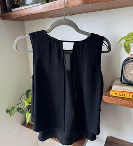 Chic Black Sleeveless Top