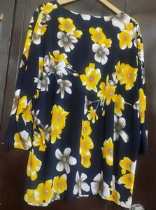 Navy Blue Top Yellow🟡floral Print 50 Bust