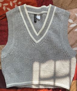 Gray Knitted Cozy Sweater Vest 🌸