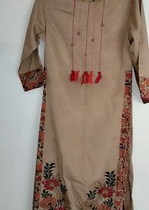 Elegant Floral Kurta, Free Red Legging