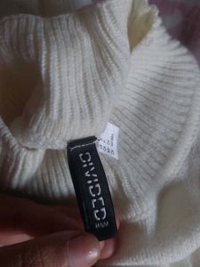 H &amp; M White jumper