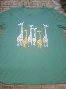 Green Giraffe Print T-shirt