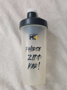 MuscleBlaze Shaker Bottle