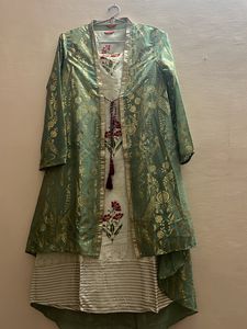 W Sleevless Kurti With Jacket