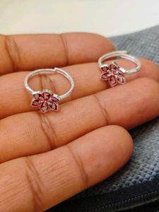 Buy pure silver toe rings at wholesale prices.