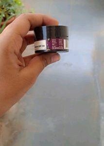 Sunscreen ( Pilgrim Spf 30 Wine Cream)