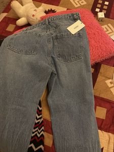 Distressed High Waisted Jeans