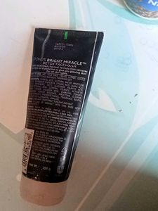 Pond&#39;s Detox Facewash