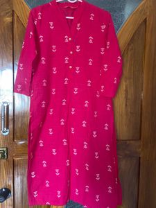 Pink ethnic kurti with white floral print