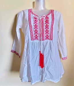 BOGO🎁Buy One Get 1 Free🎁Embroidered Peasant Top