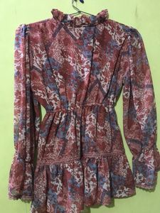 Floral Print Ruffled Neck Top