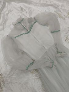 Elegant White vintage Gown