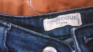 SALE!!Jeans 8-9 Years
