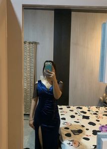 Beautiful Mid Slit Party Dress🎀🐬💙