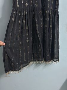 Women Sequinned Kurti With Sharara,Dupatta&amp;Sleeves