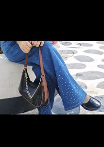 ❣️Chic Shoulder Bag with Chain Detail❣️