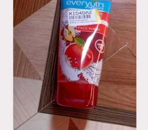 Everyuth fruit face wash